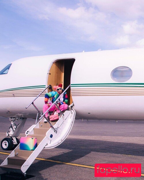 Sexxy Red Onlyfans Photo Gallery 