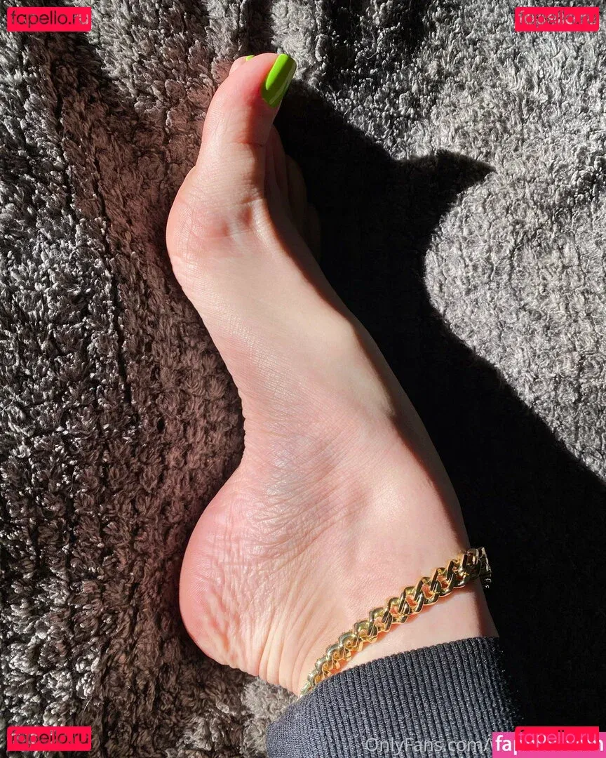 waifufeetmilkpaid Onlyfans Photo Gallery 