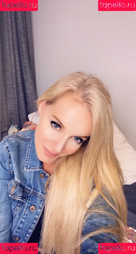 Ellehotmom Onlyfans Photo Gallery 
