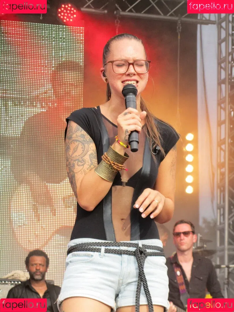 Stefanie Heinzmann Onlyfans Photo Gallery 
