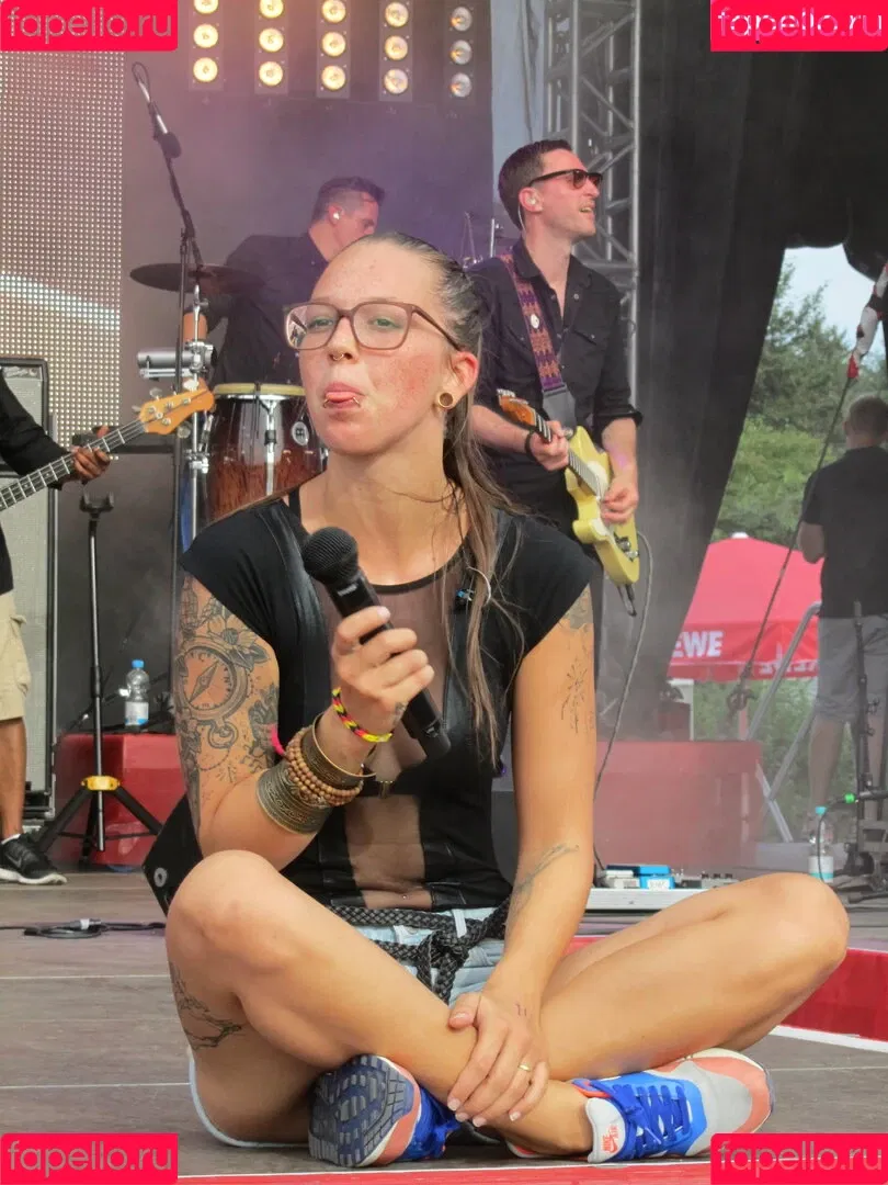 Stefanie Heinzmann Onlyfans Photo Gallery 