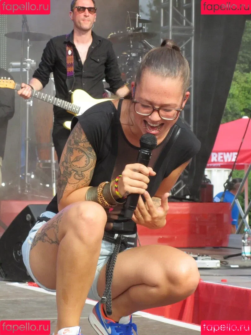 Stefanie Heinzmann Onlyfans Photo Gallery 
