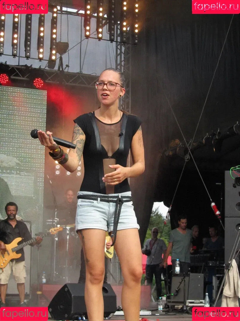 Stefanie Heinzmann Onlyfans Photo Gallery 