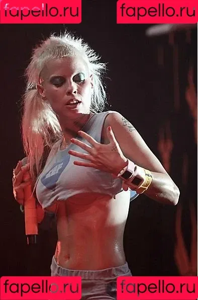 Yolandi Visser Onlyfans Photo Gallery 