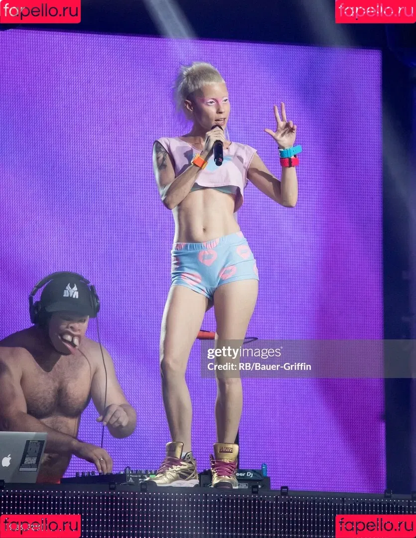 Yolandi Visser Onlyfans Photo Gallery 
