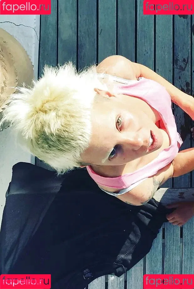 Yolandi Visser Onlyfans Photo Gallery 