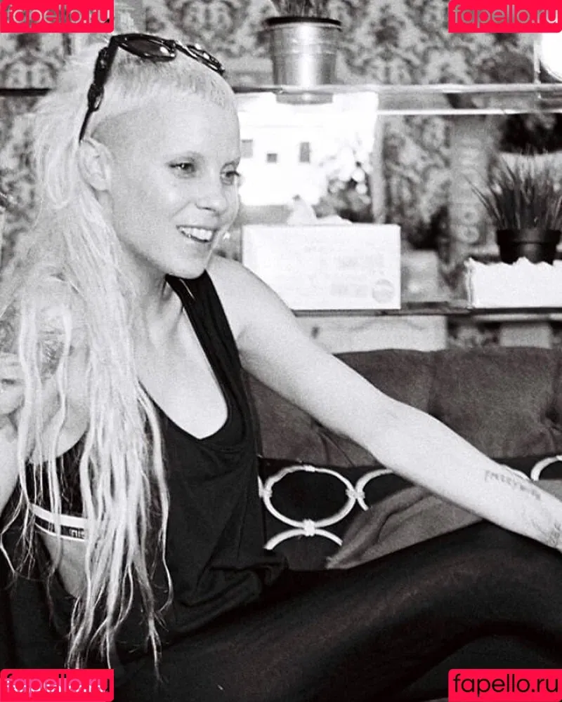 Yolandi Visser Onlyfans Photo Gallery 