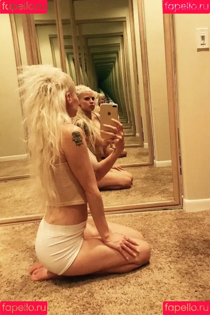 Yolandi Visser Onlyfans Photo Gallery 