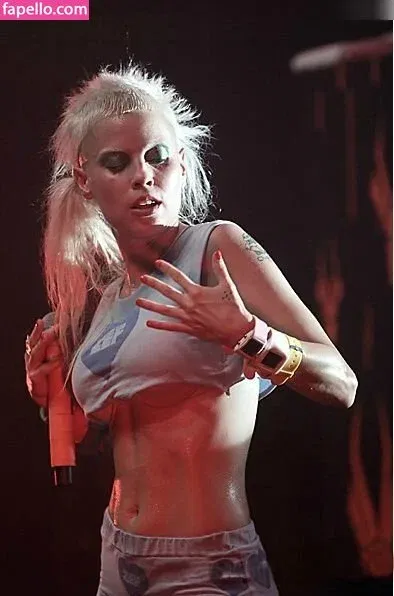 Yolandi Visser Onlyfans Photo Gallery 