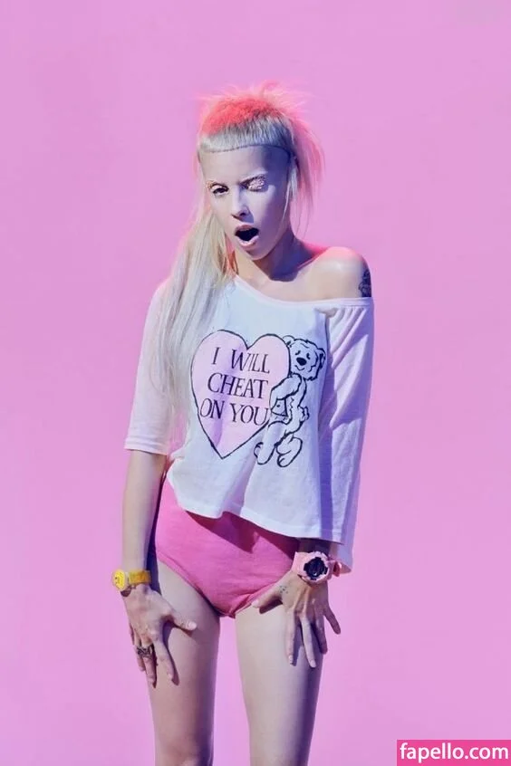 Yolandi Visser Onlyfans Photo Gallery 