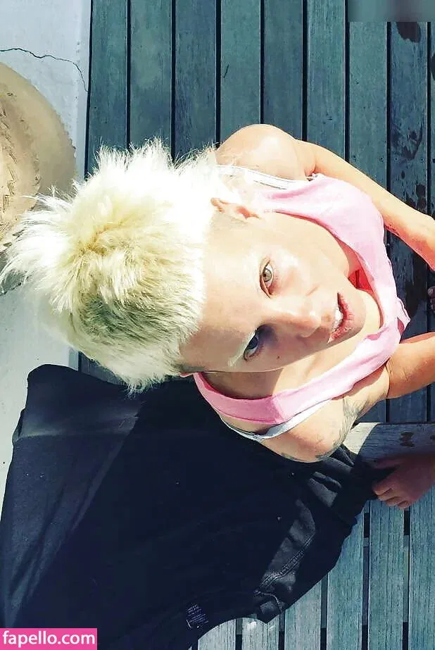 Yolandi Visser Onlyfans Photo Gallery 