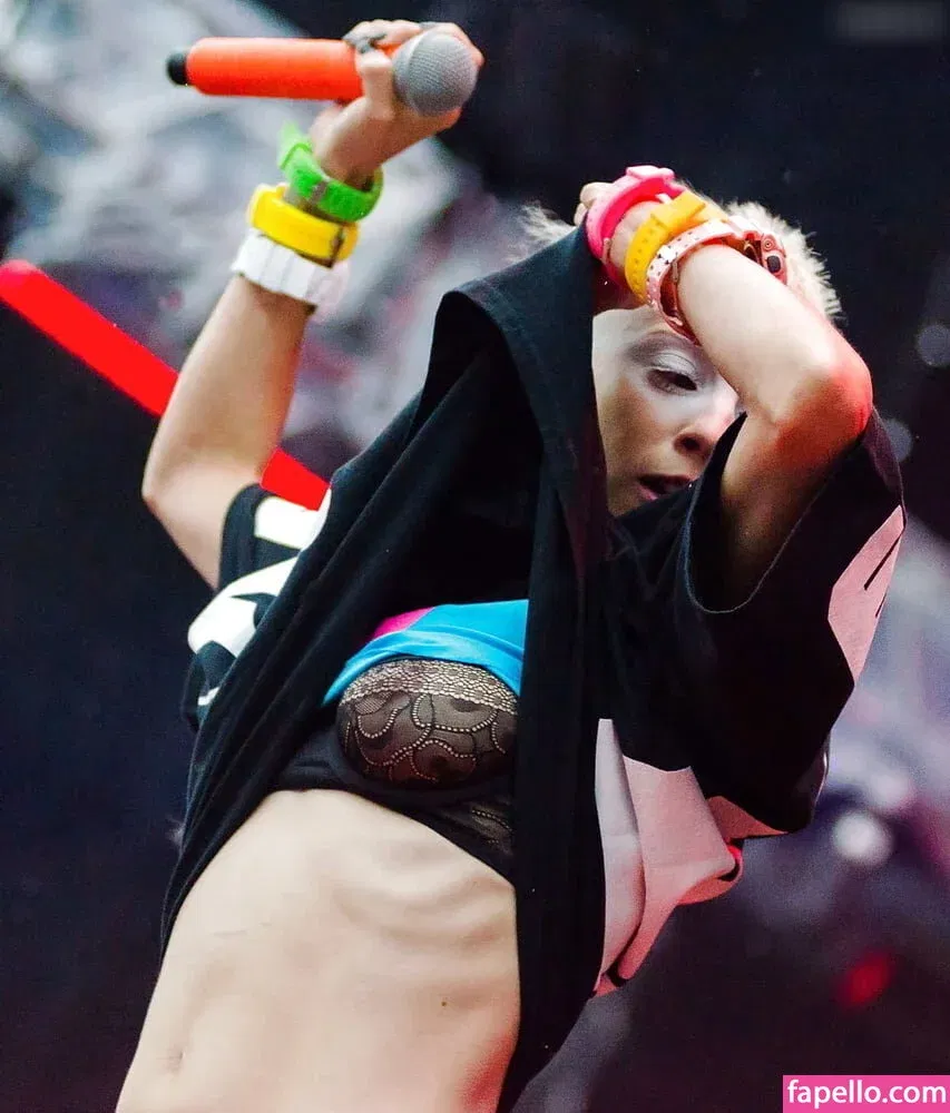 Yolandi Visser Onlyfans Photo Gallery 