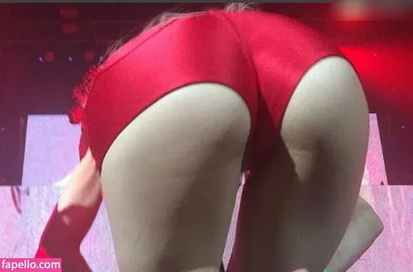 Yolandi Visser Onlyfans Photo Gallery 