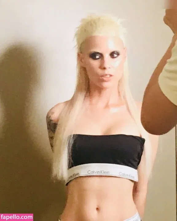 Yolandi Visser Onlyfans Photo Gallery 