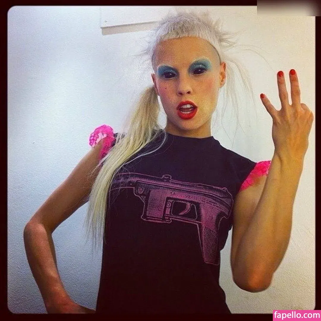 Yolandi Visser Onlyfans Photo Gallery 