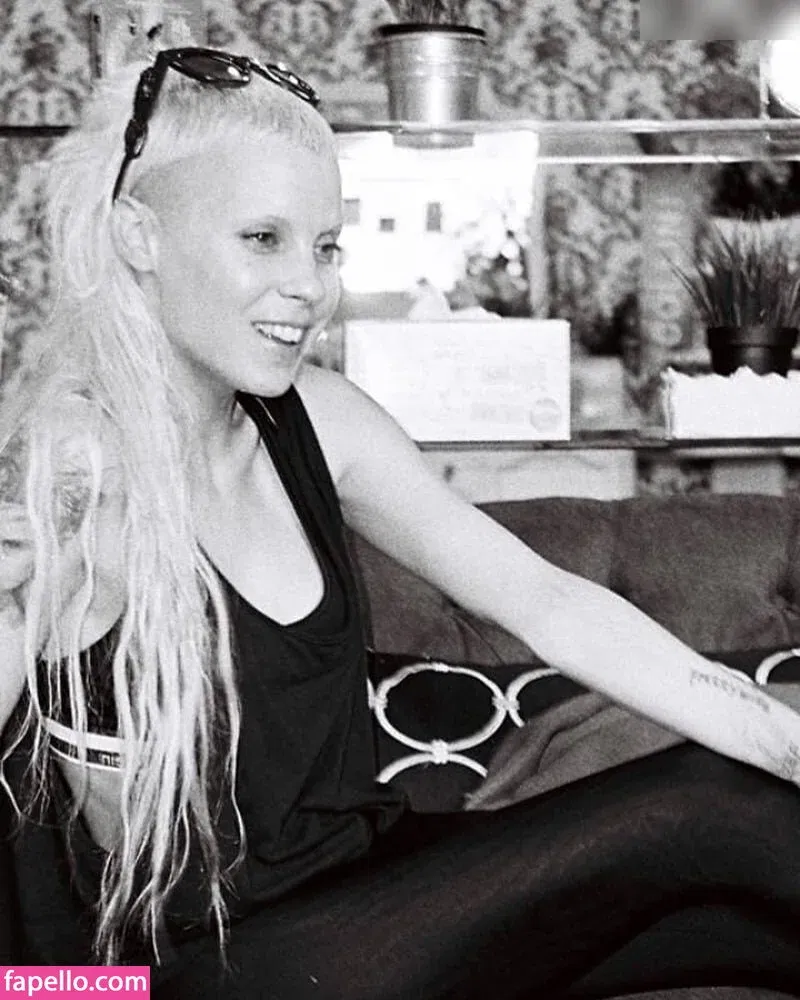 Yolandi Visser Onlyfans Photo Gallery 