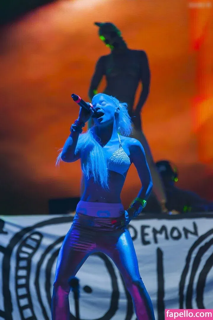 Yolandi Visser Onlyfans Photo Gallery 