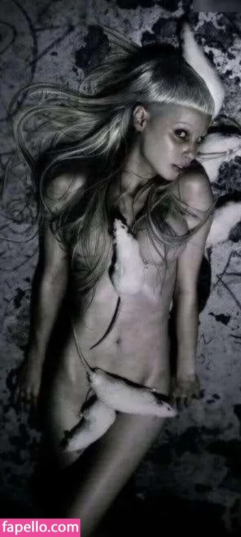 Yolandi Visser Onlyfans Photo Gallery 