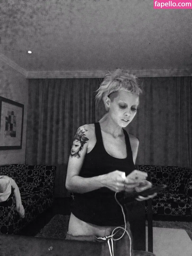 Yolandi Visser Onlyfans Photo Gallery 