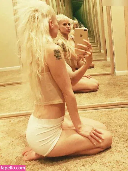 Yolandi Visser Onlyfans Photo Gallery 