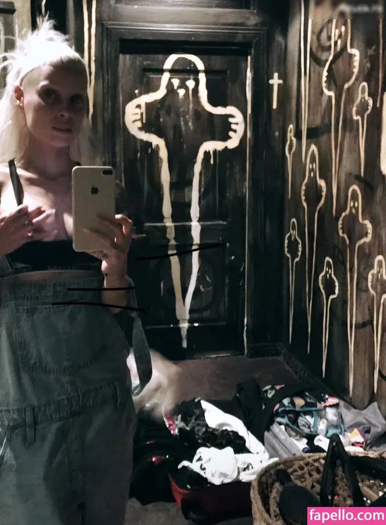 Yolandi Visser Onlyfans Photo Gallery 