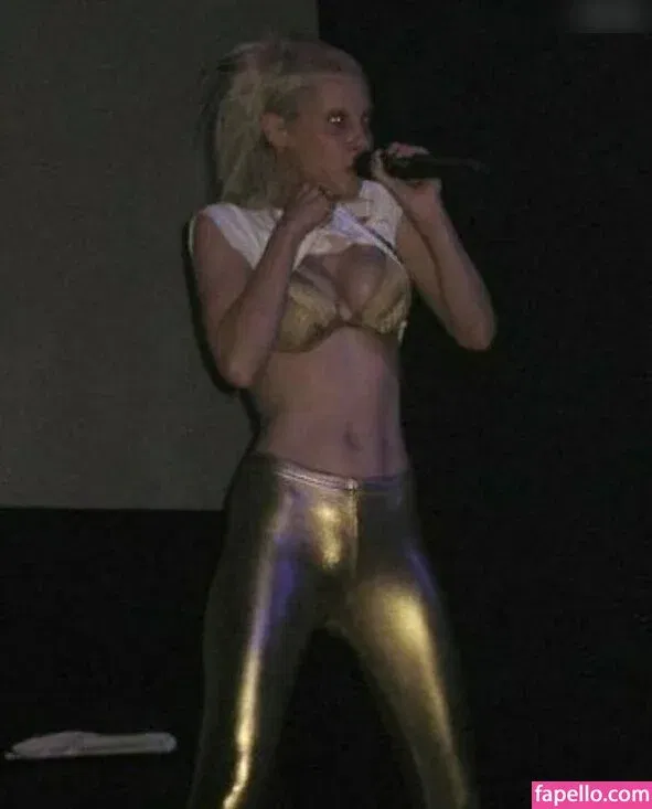 Yolandi Visser Onlyfans Photo Gallery 