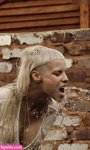 Yolandi Visser Onlyfans Photo Gallery 