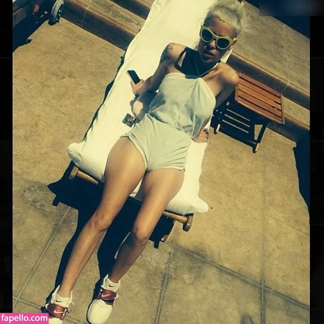 Yolandi Visser Onlyfans Photo Gallery 