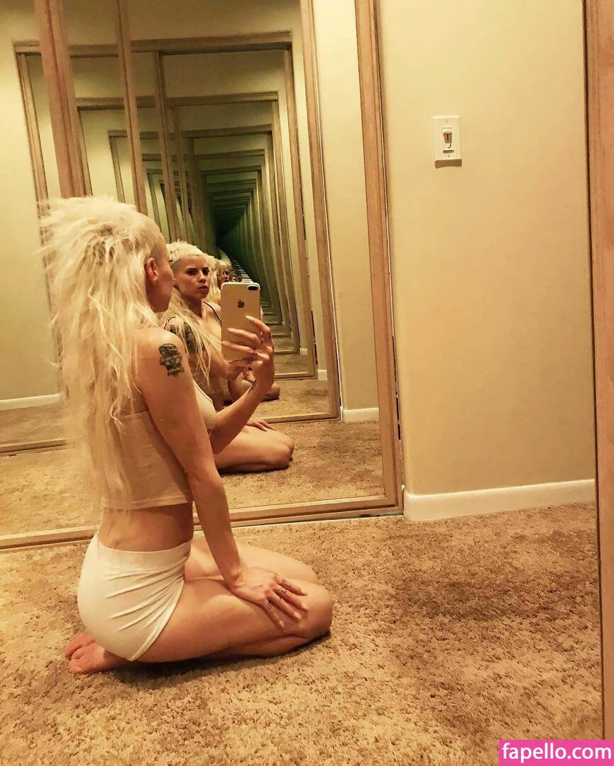 Yolandi Visser Onlyfans Photo Gallery 
