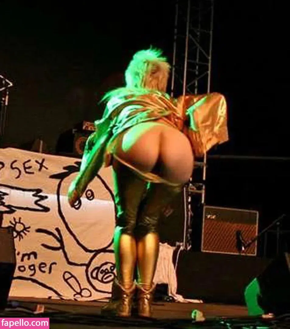 Yolandi Visser Onlyfans Photo Gallery 