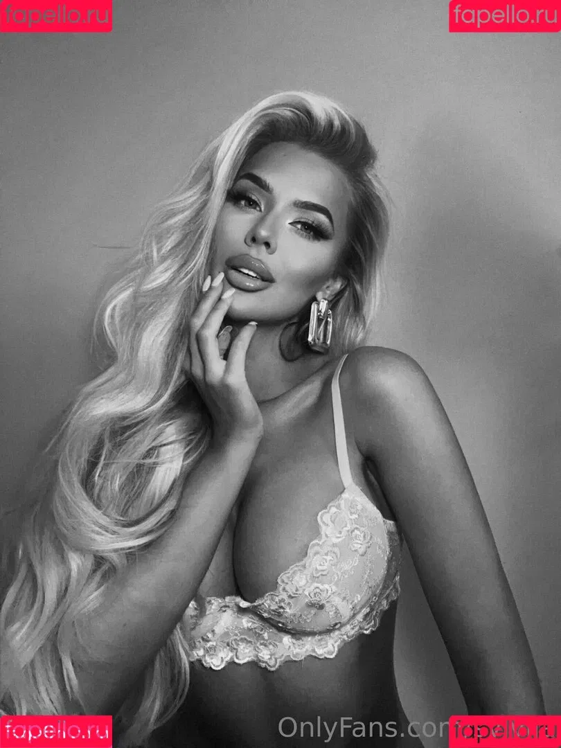 Sylvijaa Onlyfans Photo Gallery 