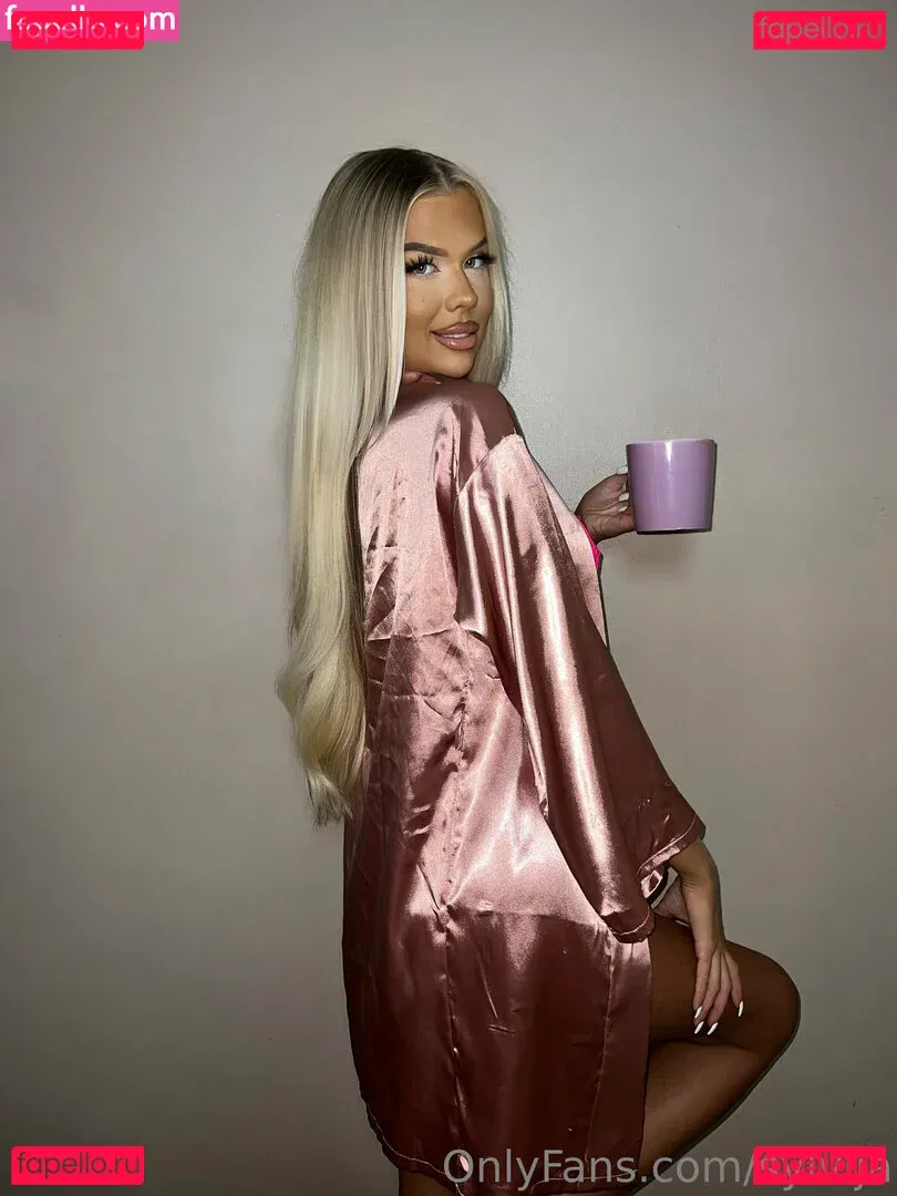 Sylvijaa Onlyfans Photo Gallery 