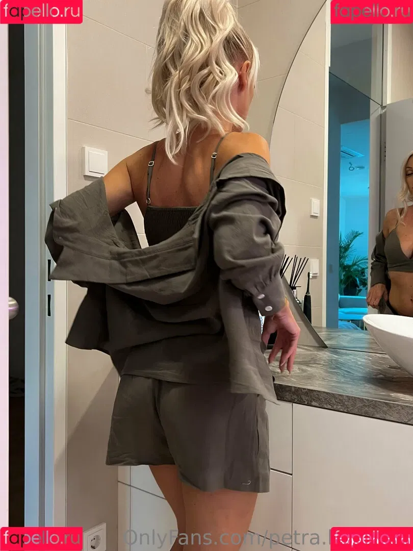 Petra Löscher Onlyfans Photo Gallery 