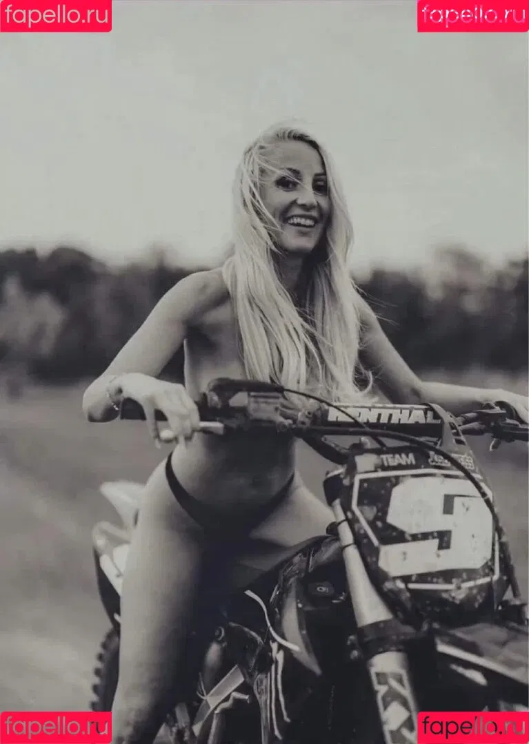 Petra Löscher Onlyfans Photo Gallery 