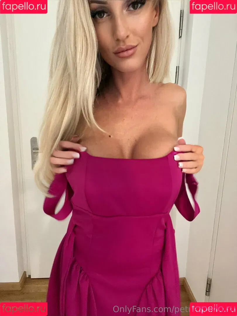 Petra Löscher Onlyfans Photo Gallery 