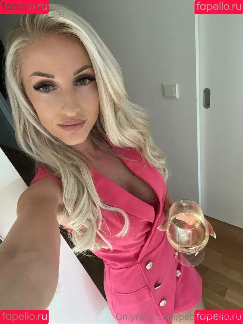 Petra Löscher Onlyfans Photo Gallery 
