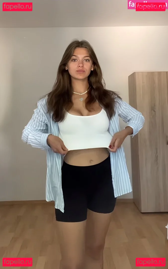 Lena Hummel Onlyfans Photo Gallery 