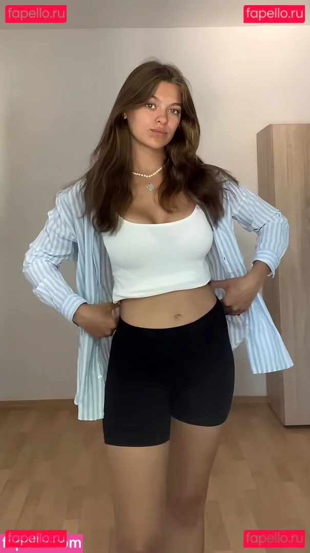 Lena Hummel Onlyfans Photo Gallery 