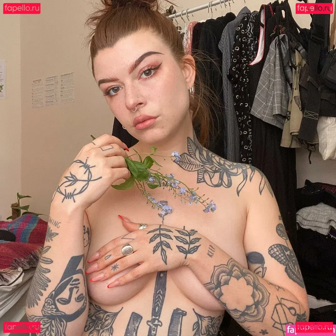 IvyElf Onlyfans Photo Gallery 