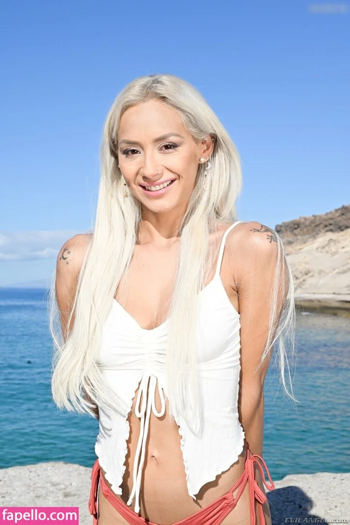 Veronica Leal Onlyfans Photo Gallery 