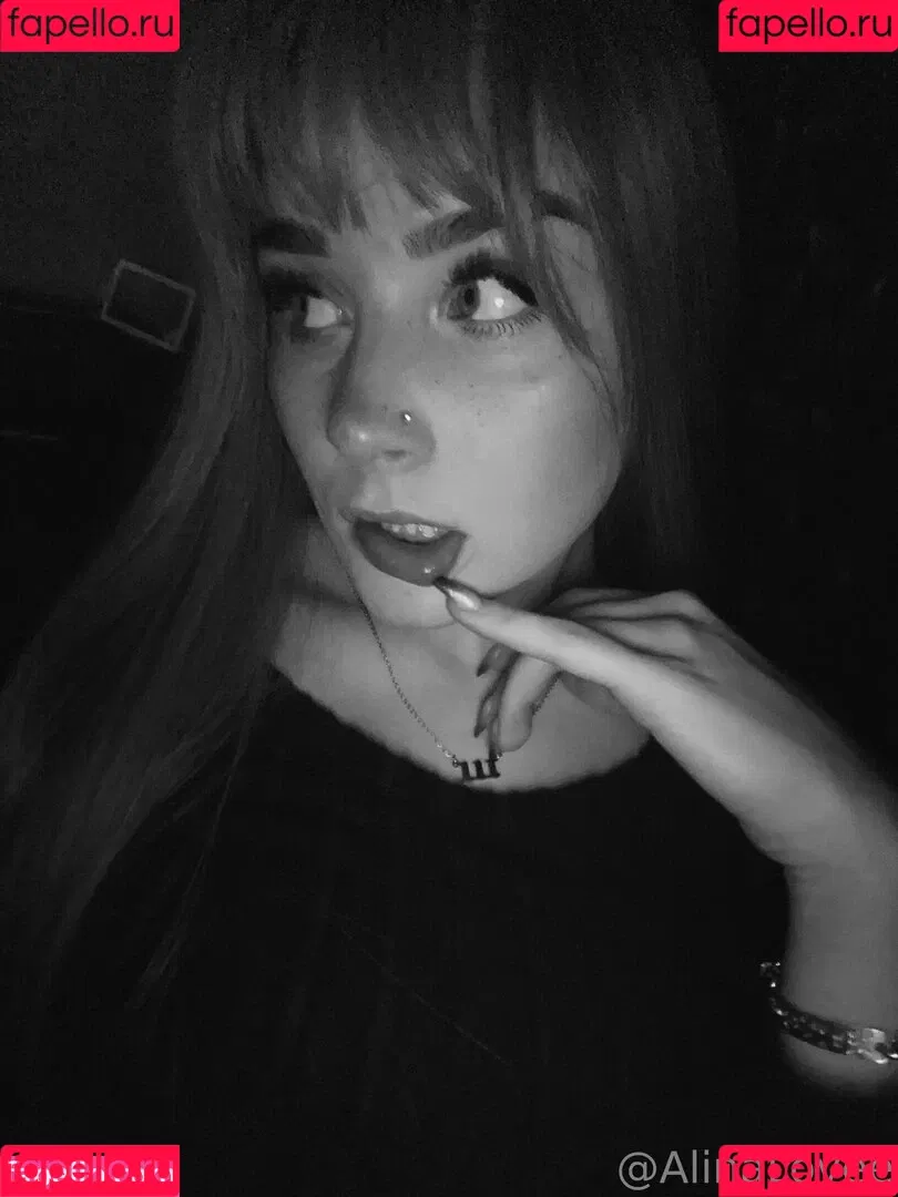 alinalovee_free Onlyfans Photo Gallery 