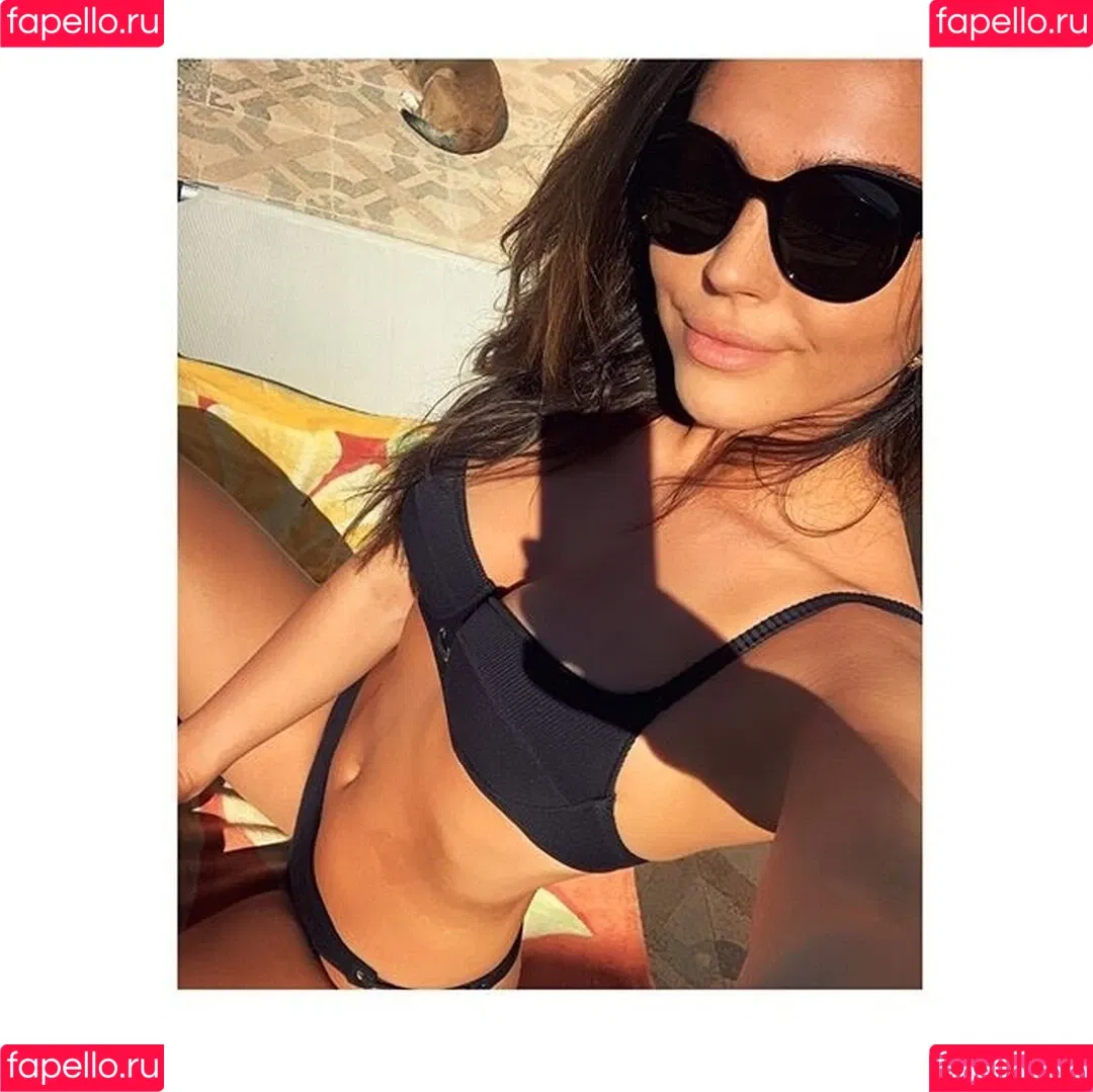 Lili Paul-Roncalli Onlyfans Photo Gallery 