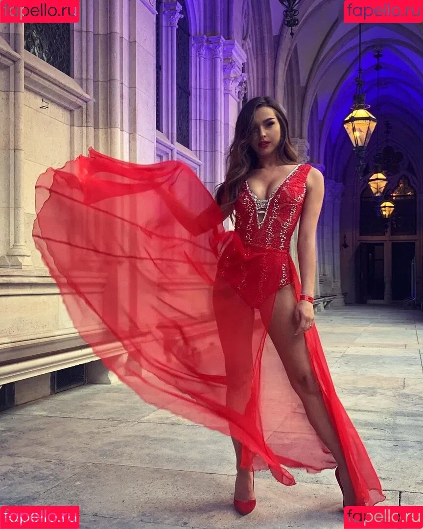 Lili Paul-Roncalli Onlyfans Photo Gallery 