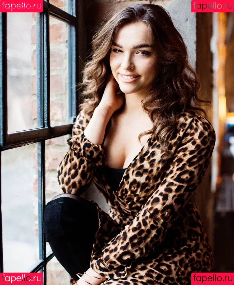 Lili Paul-Roncalli Onlyfans Photo Gallery 