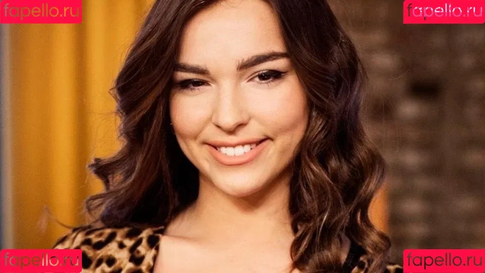 Lili Paul-Roncalli Onlyfans Photo Gallery 