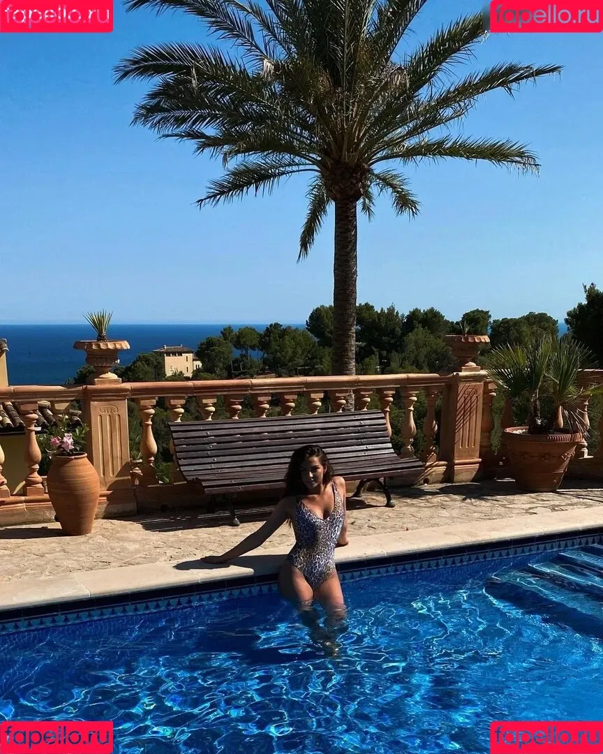 Lili Paul-Roncalli Onlyfans Photo Gallery 