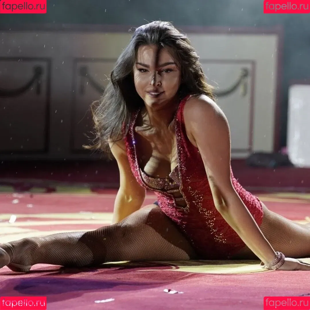 Lili Paul-Roncalli Onlyfans Photo Gallery 