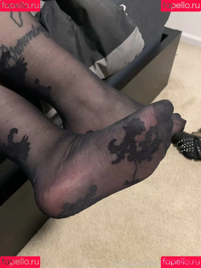 hernylonfeetfree Onlyfans Photo Gallery 