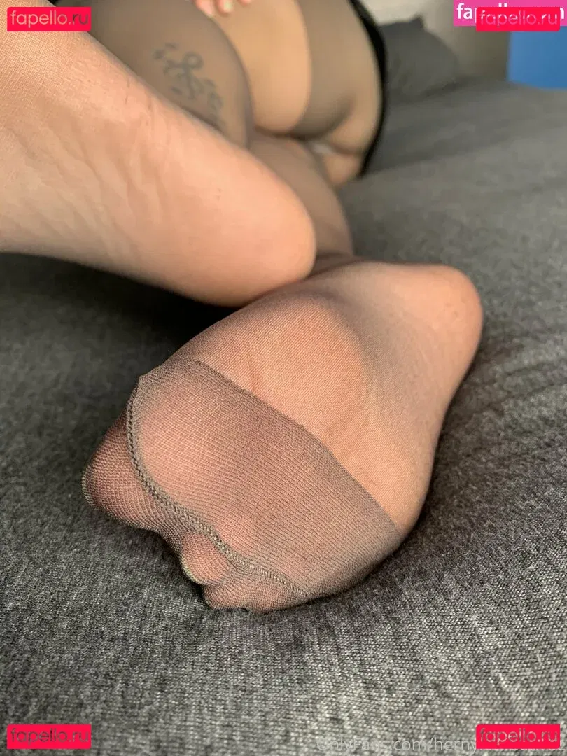 hernylonfeetfree Onlyfans Photo Gallery 
