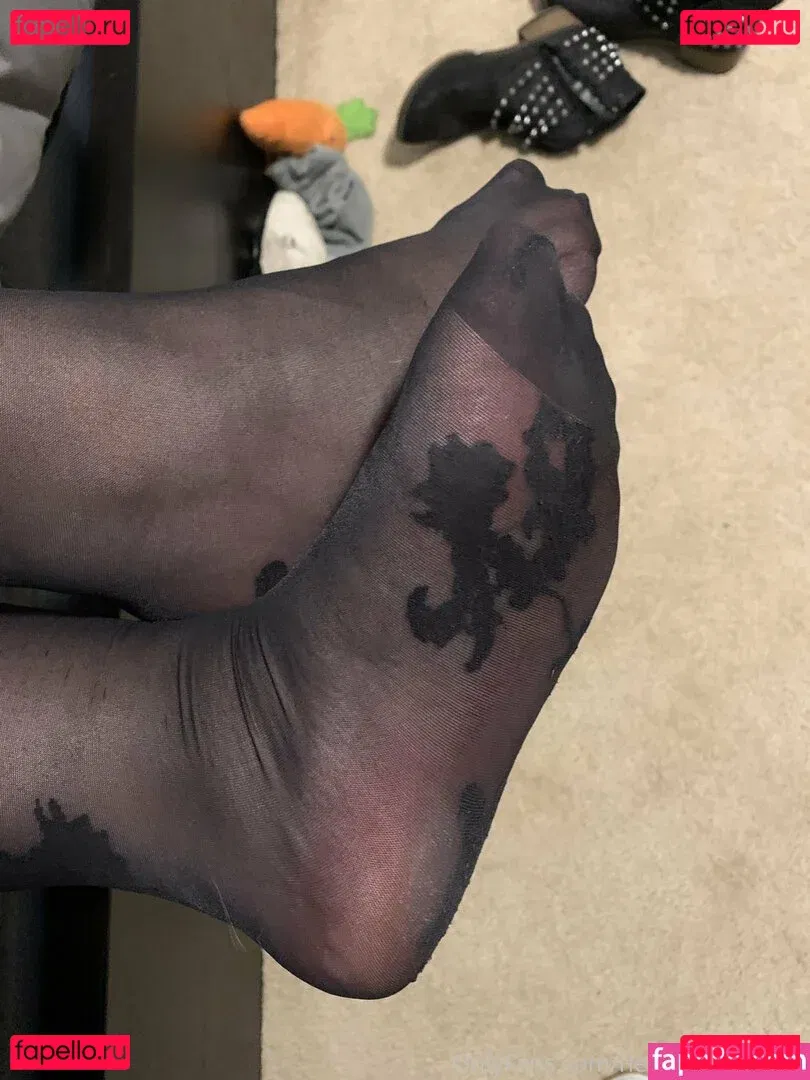 hernylonfeetfree Onlyfans Photo Gallery 